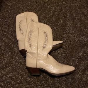 Cowgirl boots size 6.5